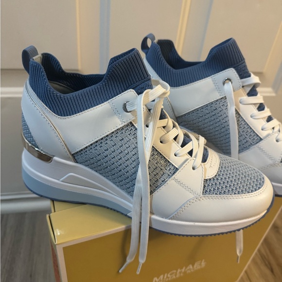 Michael Kors Women's Georgie Knit Trainer Sneaker brand new - Picture 1 of 4